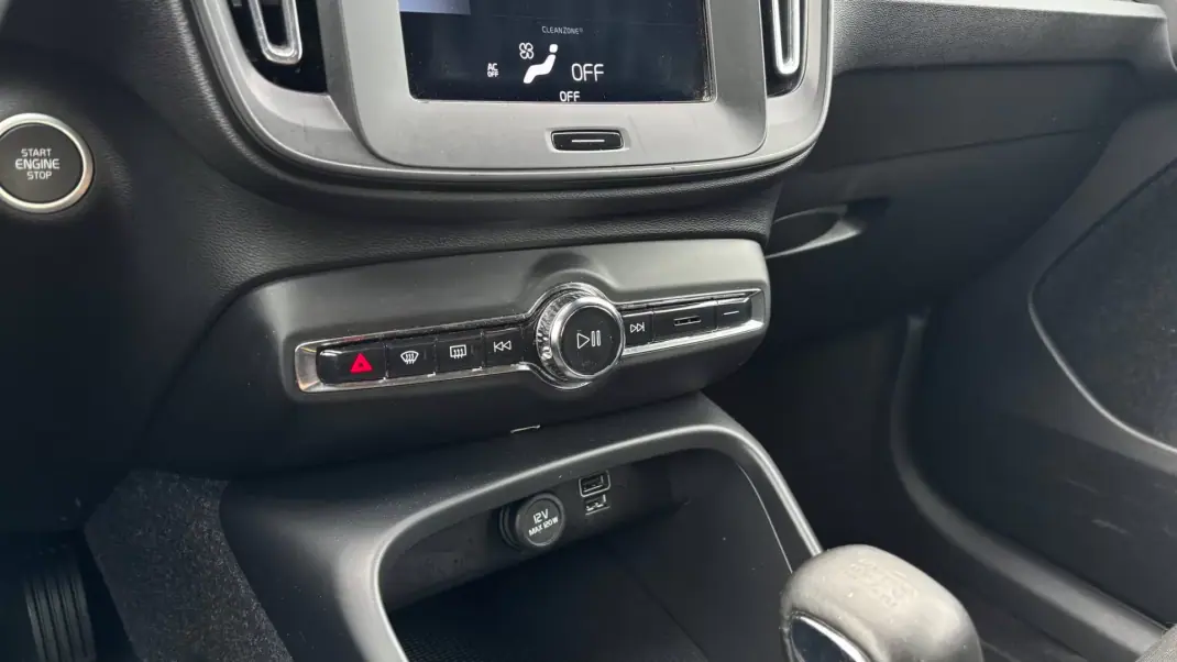 Volvo XC 40 2019 - 20999 EUR, 108121 km - AUTO.MOTO.pt - 108121km - foto 14 de 18