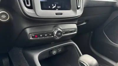 Volvo XC 40 2019 - 20999 EUR, 108121 km - AUTO.MOTO.pt - 108121km - foto 14 de 18