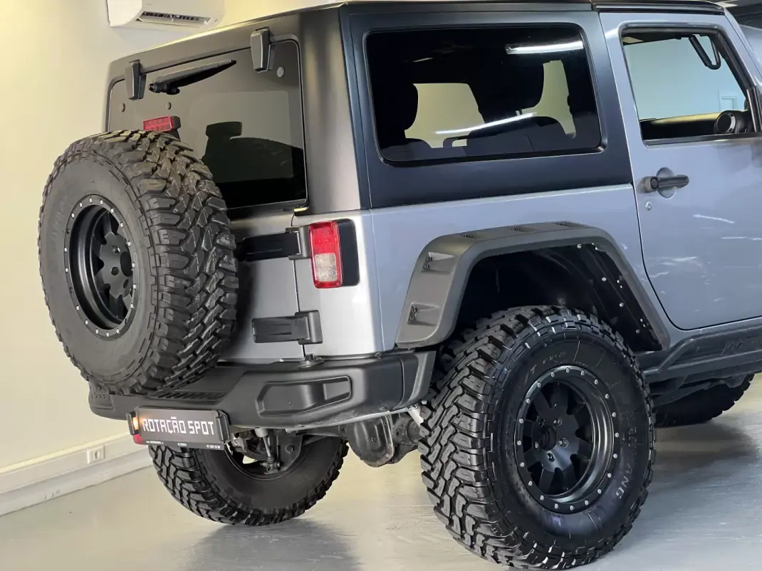 Jeep Wrangler 2014 - 39990 EUR, 115000 km - AUTO.MOTO.pt - 115000km - foto 24 de 54