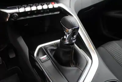 Peugeot 3008 2018 - 18000 EUR, 97000 km - AUTO.MOTO.pt - 97000km - foto 16 de 18