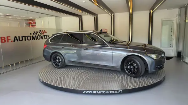 BMW 320 2013 - 12500 EUR, 218911 km - AUTO.MOTO.pt - 218911km - foto 10 de 56