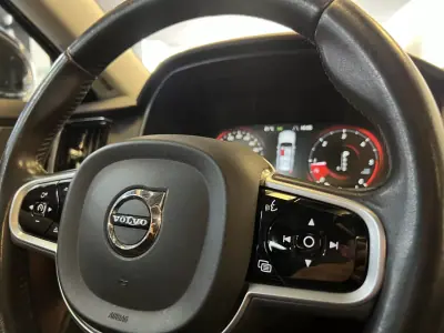 Volvo V90 2018 - 27490 EUR, 160000 km - AUTO.MOTO.pt - 160000km - foto 37 de 53