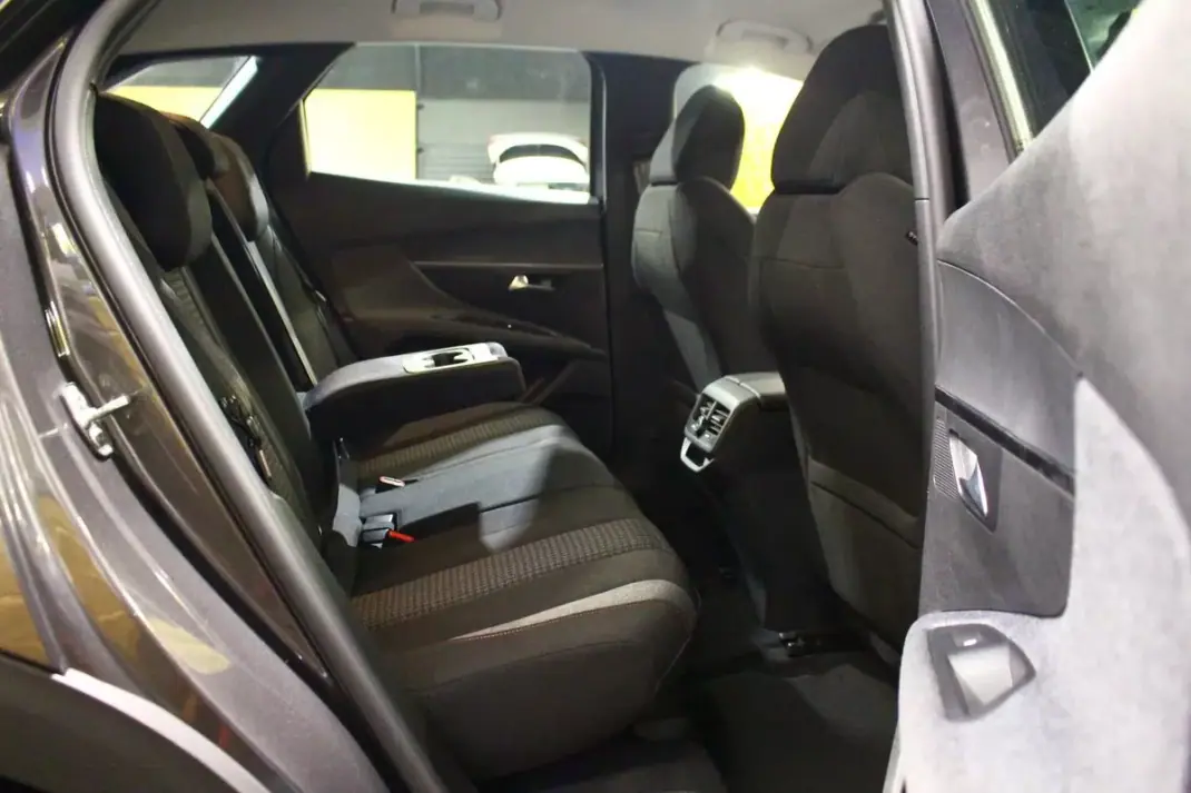 Peugeot 3008 2021 - 16750 EUR, 119000 km - 119000km - foto 16 de 29