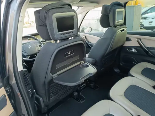 Citroën C4 Picasso 2016 - 13500 EUR, 148000 km - AUTO.MOTO.pt - 148000km - foto 19 de 28