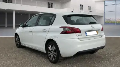 Peugeot 308 2019 - 13999 EUR, 75015 km - AUTO.MOTO.pt - 75015km - foto 4 de 8