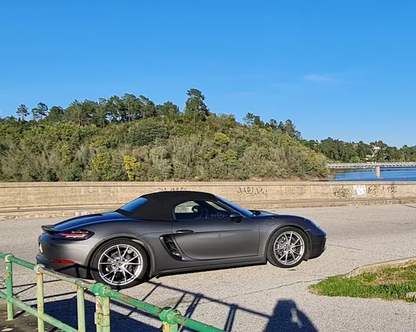 Porsche 718 Boxster 2016 - 61500 EUR, 69000 km - AUTO.MOTO.pt - 69000km - foto 5 de 9