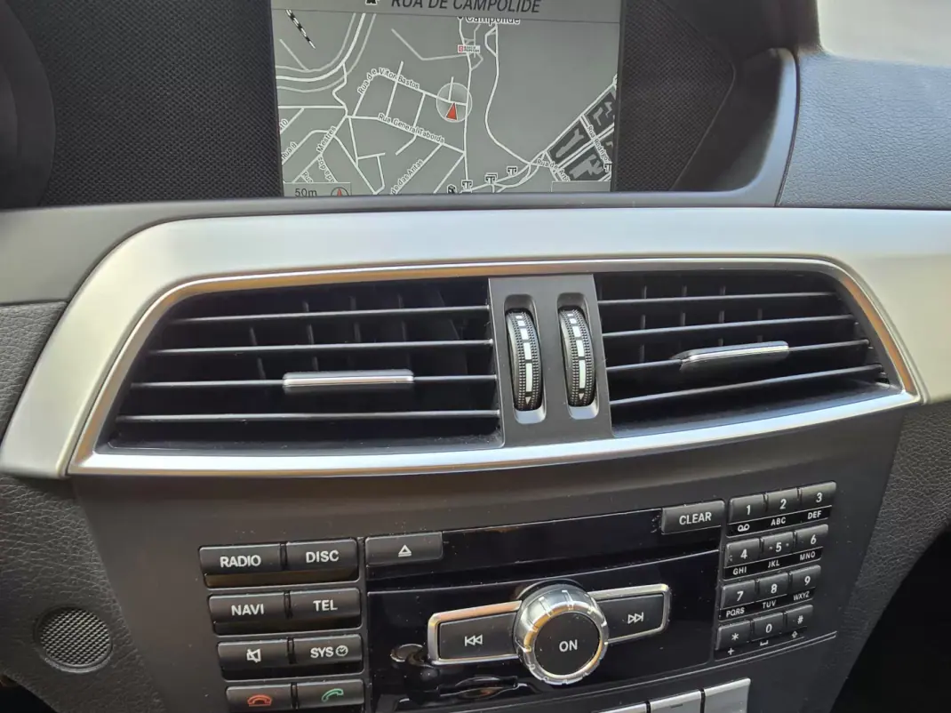 Mercedes-Benz C 200 2012 - 11990 EUR, 263748 km - AUTO.MOTO.pt - 263748km - foto 16 de 24