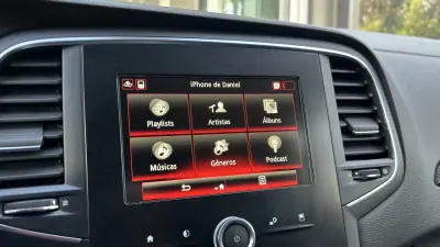 Renault Mégane Sport Tourer 2018 - 12999 EUR, 131021 km - AUTO.MOTO.pt - 131021km - foto 24 de 29