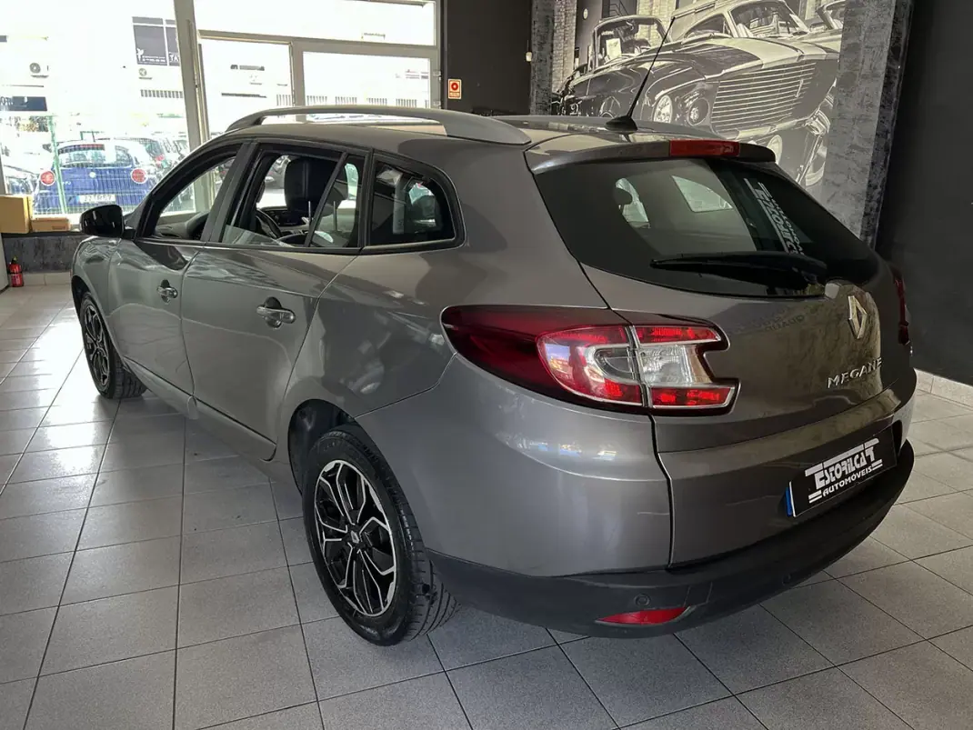 Renault Mégane Sport Tourer 2018 - 6900 EUR, 227985 km - AUTO.MOTO.pt - 227985km - foto 3 de 13