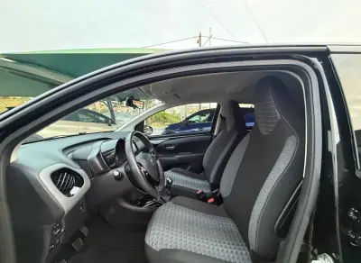 Peugeot 108 2021 - 12600 EUR, 50603 km - AUTO.MOTO.pt - 50603km - foto 6 de 14
