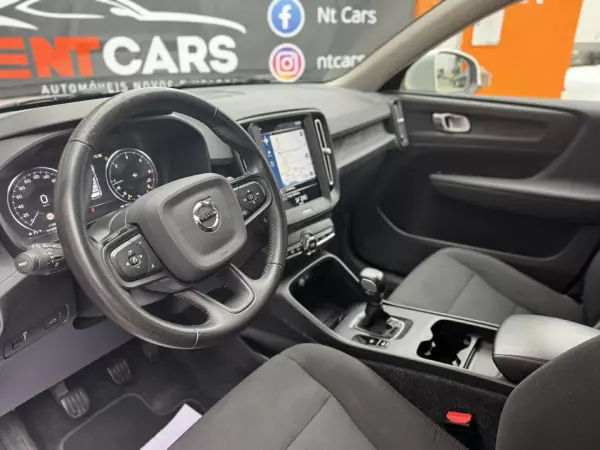 Volvo XC 40 2020 — foto 3 de 17