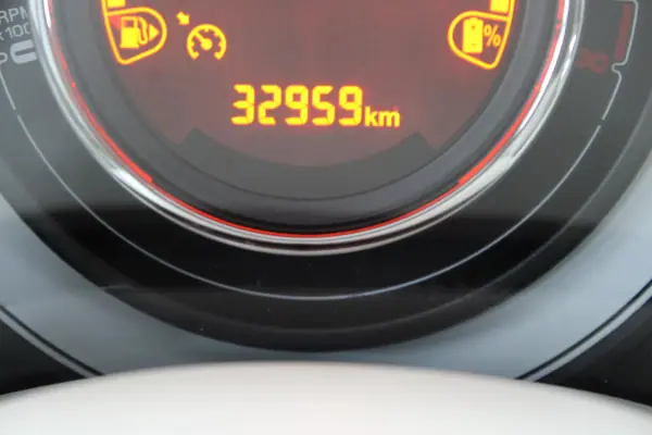 Fiat 500 2023 - 12900 EUR, 32374 km - AUTO.MOTO.pt - 32374km - foto 8 de 23