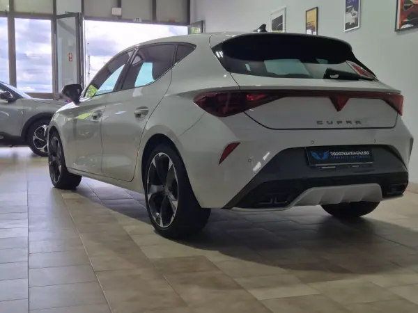 Cupra Leon 2025 - 35000 EUR, 26000 km - AUTO.MOTO.pt - 26000km - foto 5 de 42
