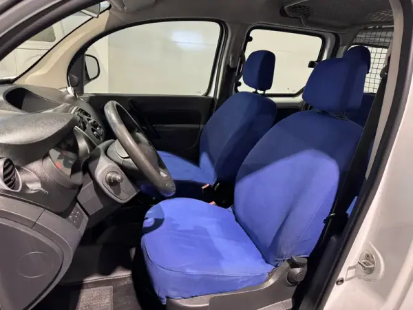 Renault Kangoo 2016 - 10900 EUR, 255000 km - AUTO.MOTO.pt - 255000km - foto 18 de 28