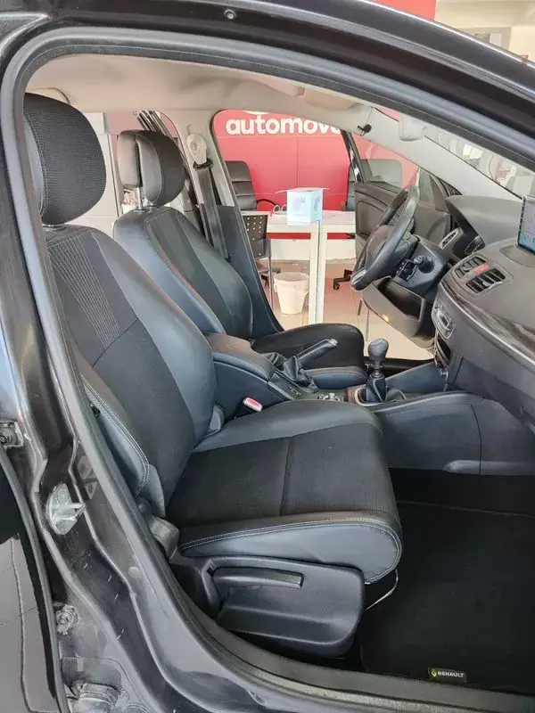 Renault Mégane Sport Tourer 2009 - 5450 EUR, 214000 km - AUTO.MOTO.pt - 214000km - foto 18 de 35