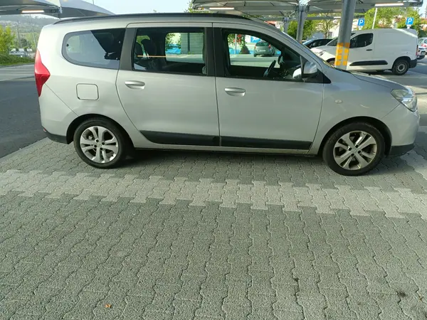 Dacia Lodgy 2016 - 10500 EUR, 164009 km - AUTO.MOTO.pt - 164009km - foto 8 de 8