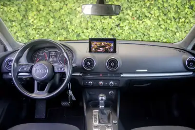 Audi A3 Sportback 2019 - 17800 EUR, 118000 km - AUTO.MOTO.pt - 118000km - foto 14 de 16