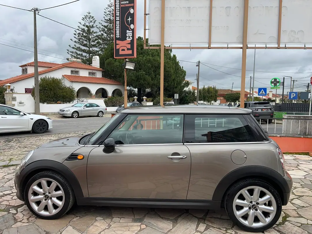 MINI One 2011 - 8700 EUR, 220000 km - AUTO.MOTO.pt - 220000km - foto 6 de 31