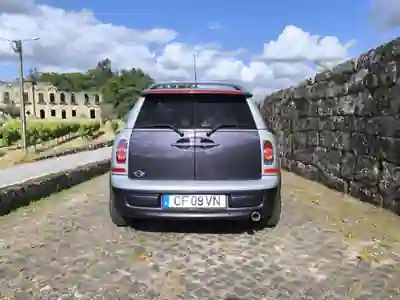 MINI Clubman 2013 - 9000 EUR, 185000 km - AUTO.MOTO.pt - 185000km - foto 4 de 12