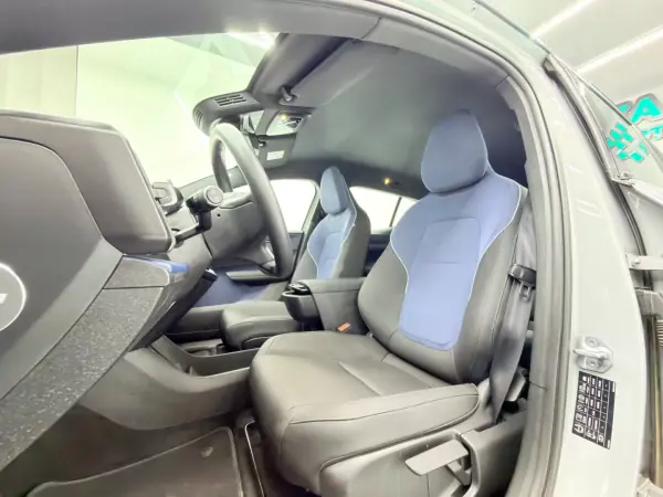Volvo EX 30 2024 - 29999 EUR, 58000 km - AUTO.MOTO.pt - 58000km - foto 19 de 21
