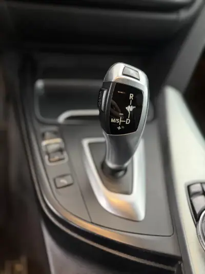 BMW 418 2015 - 22000 EUR, 240000 km - AUTO.MOTO.pt - 240000km - foto 13 de 14