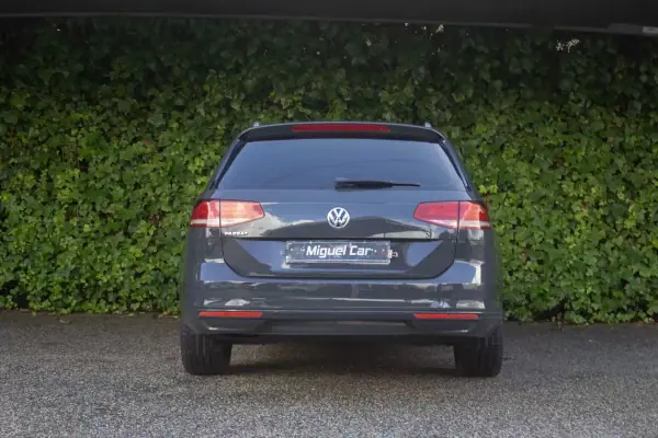 Volkswagen Passat Variant 2019 - 16900 EUR, 229000 km - AUTO.MOTO.pt - 229000km - foto 9 de 17