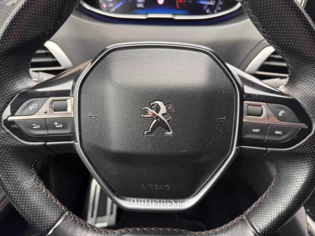 Peugeot 5008 2018 - 18500 EUR, 108306 km - AUTO.MOTO.pt - 108306km - foto 12 de 23