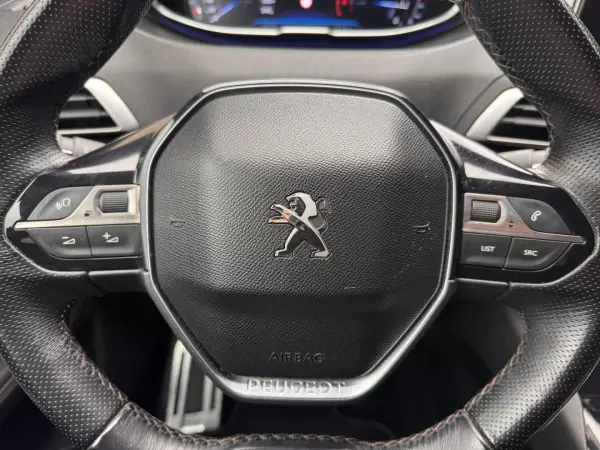 Peugeot 5008 2018 - 17900 EUR, 108306 km - AUTO.MOTO.pt - 108306km - foto 12 de 23