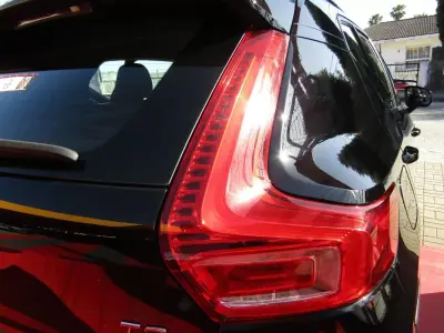 Volvo XC 40 2022 - 24699 EUR, 130656 km - 130656km - foto 23 de 32