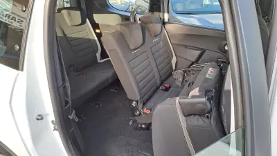 Dacia Lodgy 2021 - 15900 EUR, 130712 km - AUTO.MOTO.pt - 130712km - foto 15 de 32
