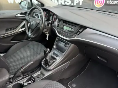 Opel Astra 2017 - 11900 EUR, 90715 km - AUTO.MOTO.pt - 90715km - foto 12 de 18