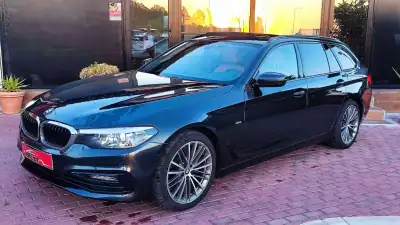 BMW 520 2018 - 29990 EUR, 130000 km - AUTO.MOTO.pt - 130000km - foto 19 de 43