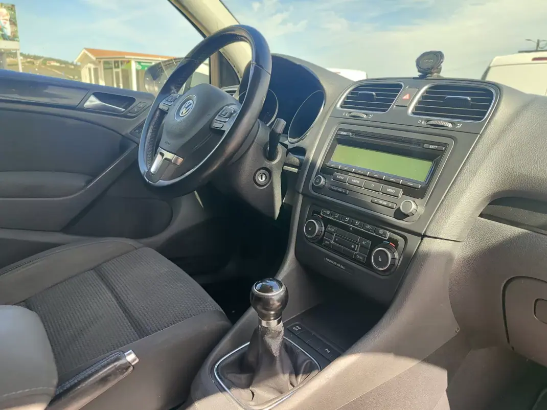 Volkswagen Golf 2011 - 10900 EUR, 176000 km - 176000km - foto 16 de 25