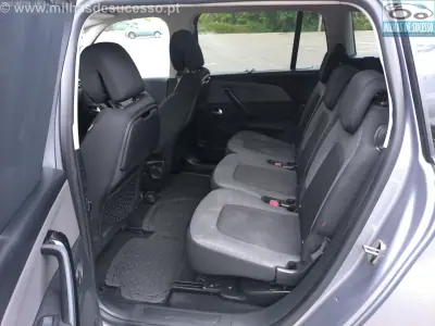 Citroën C4 Spacetourer 2019 - 15500 EUR, 123000 km - AUTO.MOTO.pt - 123000km - foto 11 de 22