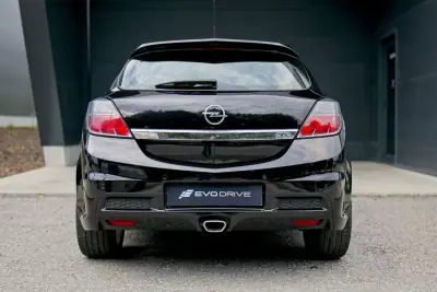 Opel Astra GTC 2007 - 15990 EUR, 149500 km - AUTO.MOTO.pt - 149500km - foto 4 de 22