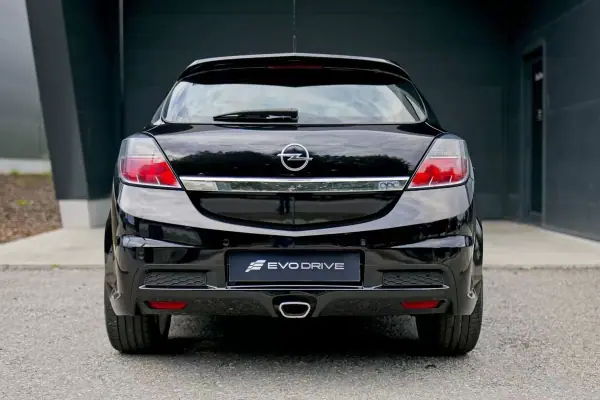 Opel Astra GTC 2007 - 15490 EUR, 149500 km - AUTO.MOTO.pt - 149500km - foto 4 de 22