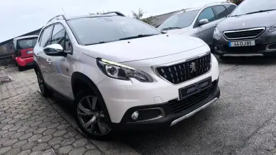 Peugeot 2008 2017 - 9900 EUR, 113000 km - AUTO.MOTO.pt - 113000km - foto 6 de 15