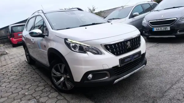 Peugeot 2008 2017 - 9900 EUR, 113000 km - AUTO.MOTO.pt - 113000km - foto 6 de 15