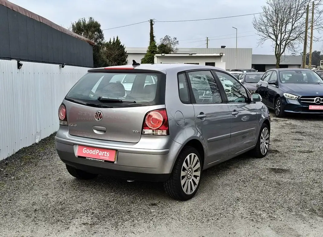 Volkswagen Polo 2009 - 6600 EUR, 174602 km - AUTO.MOTO.pt - 174602km - foto 8 de 24