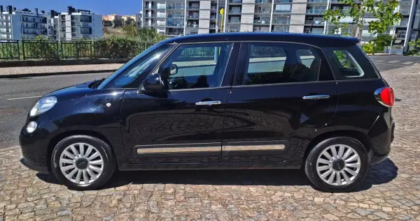 Fiat 500L 2013 - 7500 EUR, 160000 km - AUTO.MOTO.pt - 160000km - foto 4 de 29
