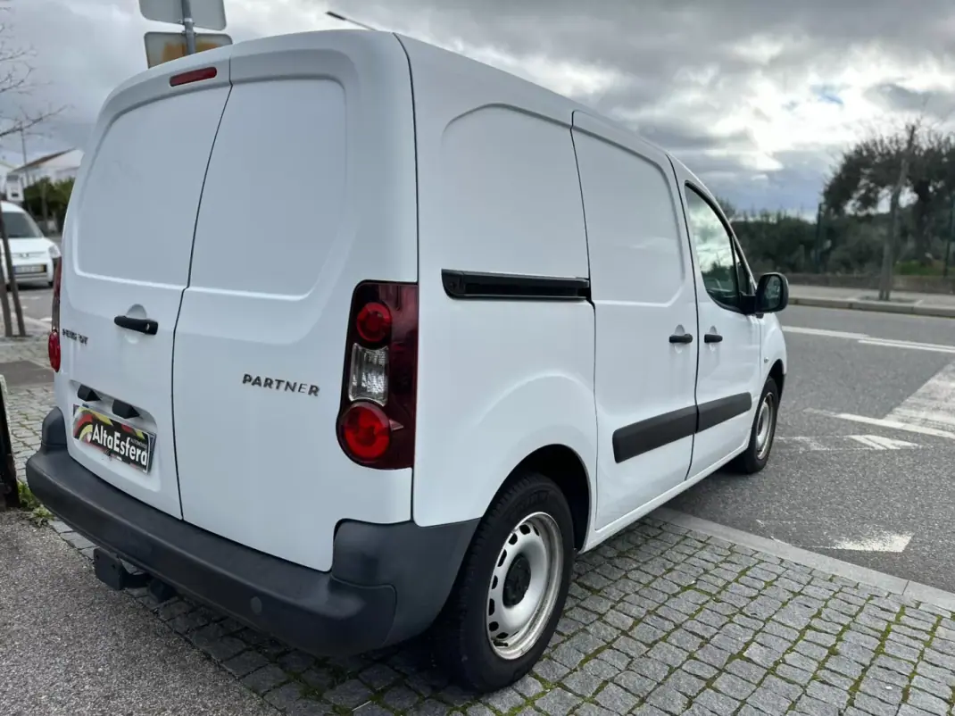 Peugeot Partner 2016 - 10900 EUR, 177432 km - AUTO.MOTO.pt - 177432km - foto 6 de 20