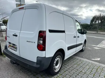 Peugeot Partner 2016 - 10900 EUR, 177432 km - AUTO.MOTO.pt - 177432km - foto 6 de 20