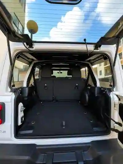 Jeep WRANGLER UNLIMITED SAHARA 4X4 2019 - 49500 EUR, 93000 km - AUTO.MOTO.pt - 93000km - foto 11 de 15