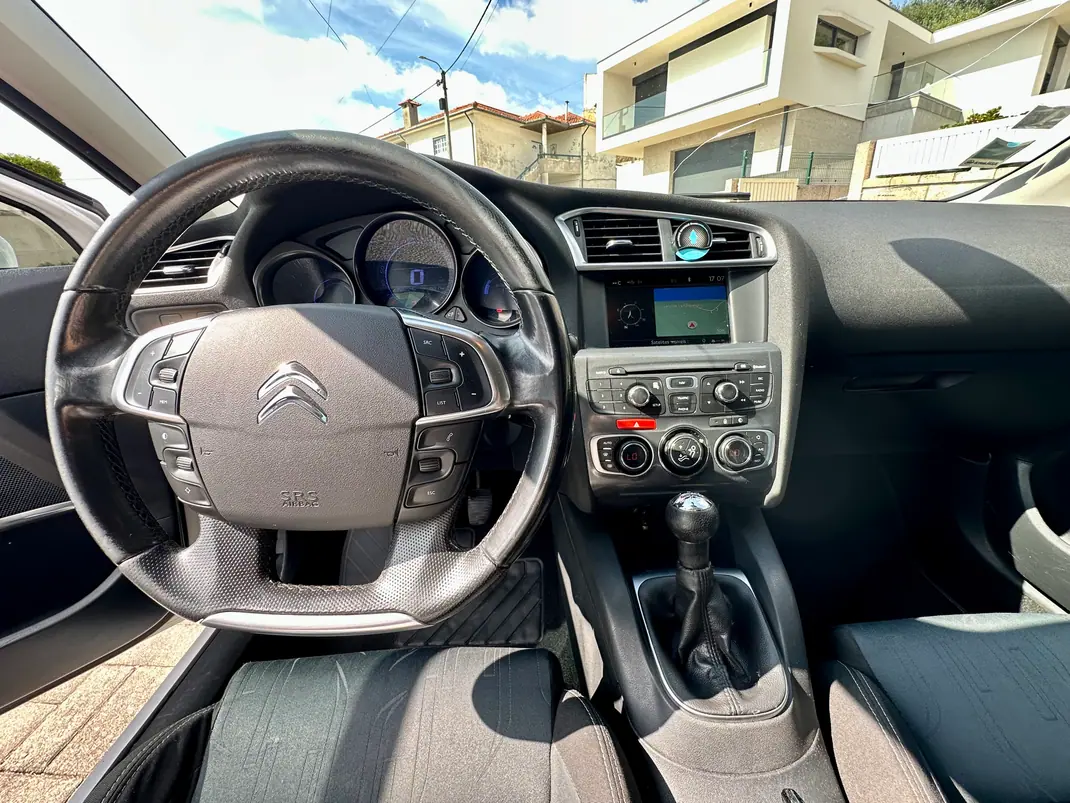 Citroën C4 2012 - 6750 EUR, 266000 km - 266000km - foto 5 de 7
