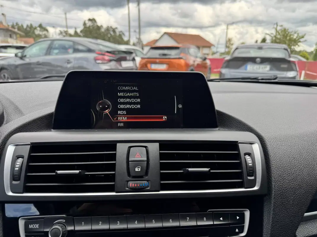 BMW 116 2016 - 12990 EUR, 155000 km - AUTO.MOTO.pt - 155000km - foto 11 de 36