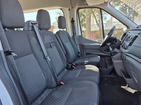 Ford Transit 2021 - 28900 EUR, 160001 km - AUTO.MOTO.pt - 160001km - foto 13 de 18