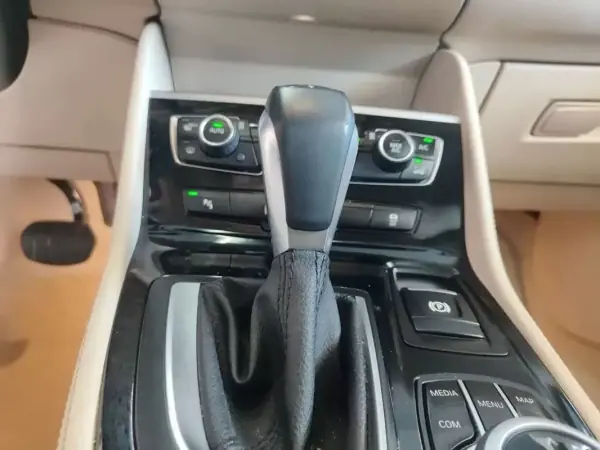BMW 216 Active Tourer 2018 - 19990 EUR, 43600 km - AUTO.MOTO.pt - 43600km - foto 40 de 41
