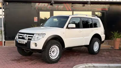 Mitsubishi Pajero 2010 - 29990 EUR, 215000 km - AUTO.MOTO.pt - 215000km - foto 3 de 38