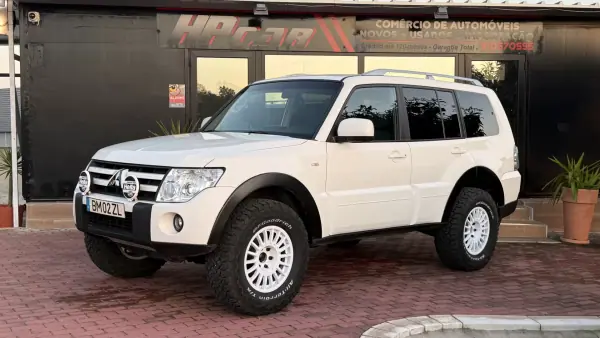Mitsubishi Pajero 2010 - 29990 EUR, 215000 km - AUTO.MOTO.pt - 215000km - foto 3 de 38
