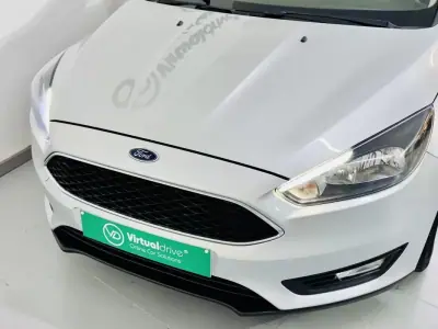 Ford Focus 2018 - 9950 EUR, 76000 km - AUTO.MOTO.pt - 76000km - foto 17 de 50